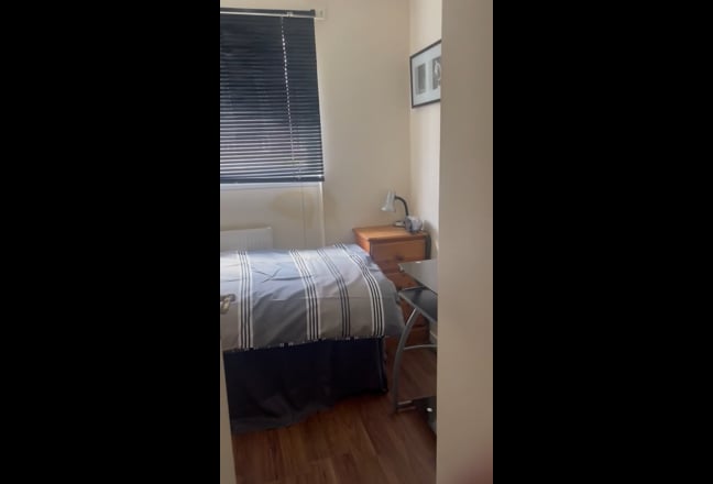 Small single  Main Photo