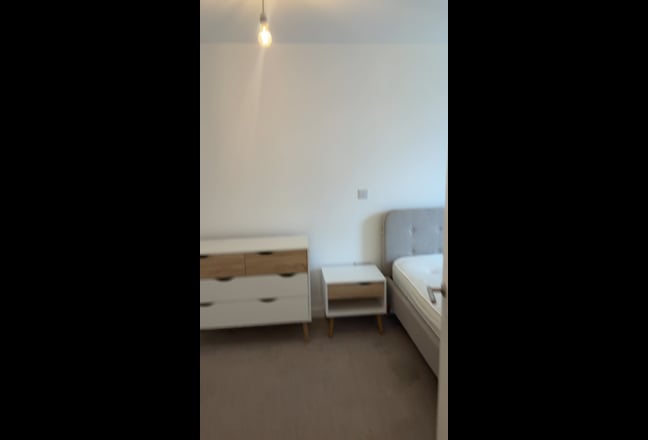 Looking for a flatmate to join me in a 2 bd flat Main Photo