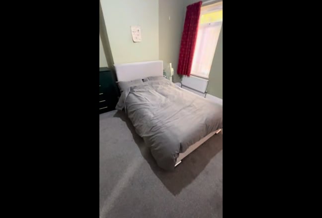 Amazing HUGE Room 🏡✨ — NO Service Charge 🚫💸 Main Photo