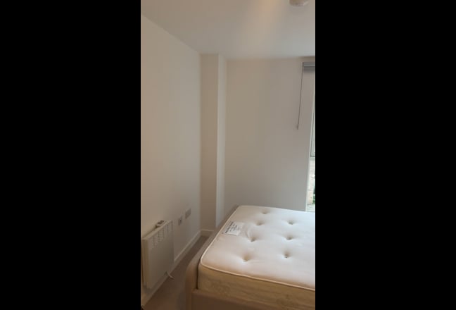 Looking for a flatmate to join me in a 2 bd flat Main Photo