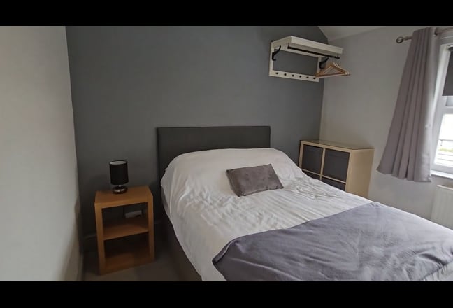 ***** High End Studio flat ensuite & kitchenette Main Photo