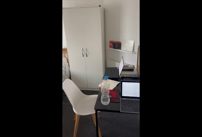 Double bedroom in CB5 with parking Main Photo