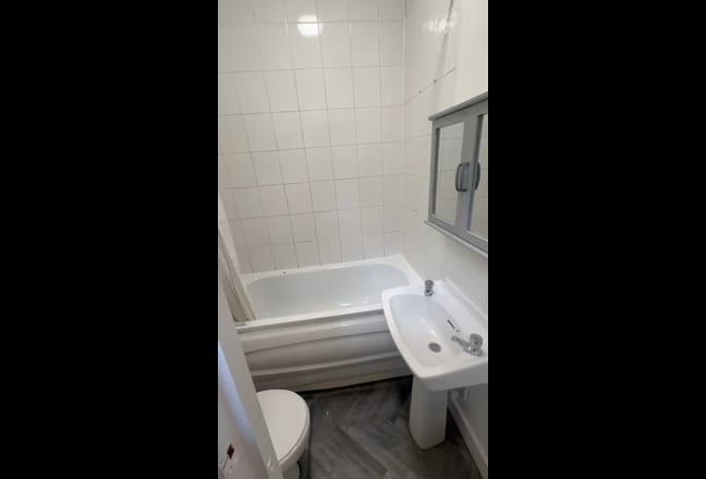 One bedroom Victorian Top floor conversion Main Photo