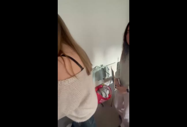 Looking for a housemate  Main Photo