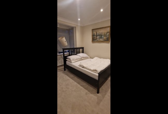 Double Room, Fresh Carpet, Decent Size, Zone 2 Main Photo