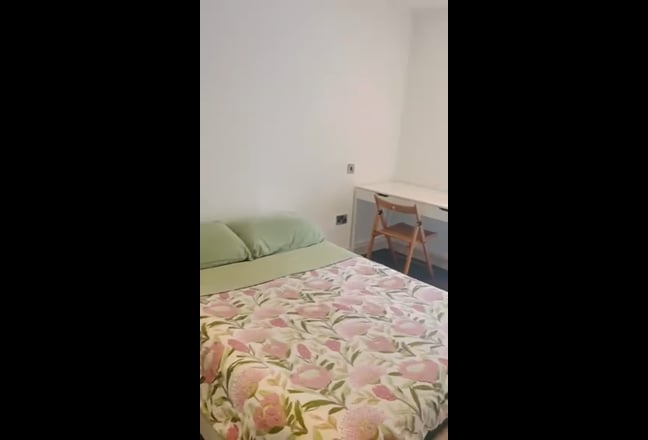 Double Room, furnished, incl. all bills &pound;765 PCM Main Photo