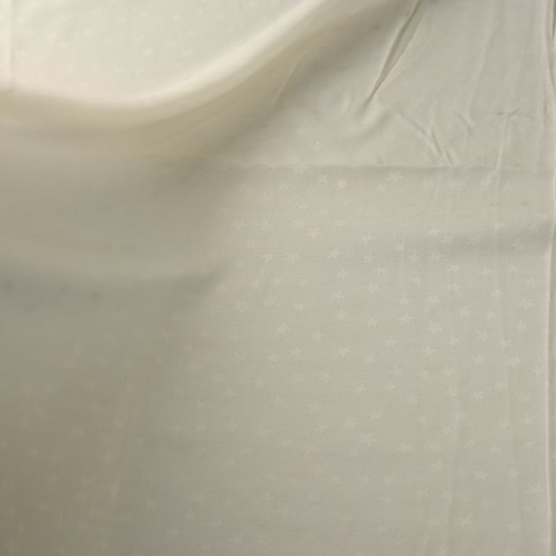 Vidéo: Crêpe 100% viscose jacquard – étoiles écrues
