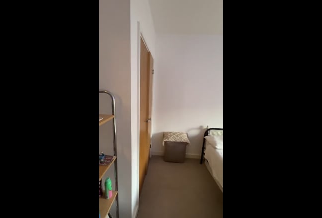 Bright, Clean & Spacious Double Room Available Main Photo