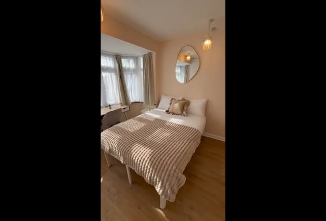 🌟En-suite room with bay window all bills inc🫶🏻 Main Photo
