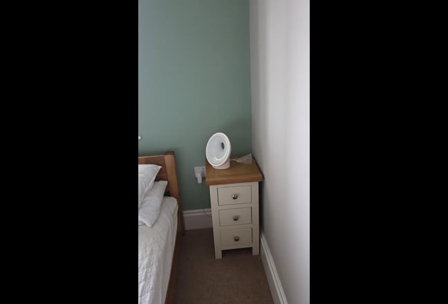 Mon - Fri room Main Photo