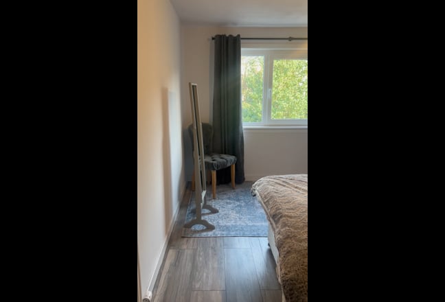 Top Floor of House -2 Beds, Bath, Living Room Main Photo