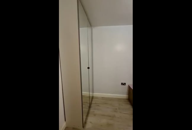 Double room,share with 2 girls,free gym, gated E15 Main Photo