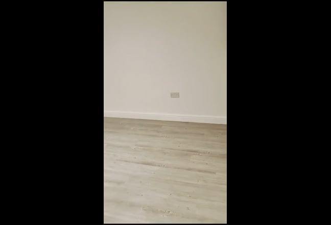 Double en-suite Room for rent - KT5 9PL Main Photo