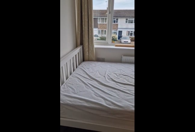 Room: Walking Distance Arm & Addenbrookes  (280) Main Photo