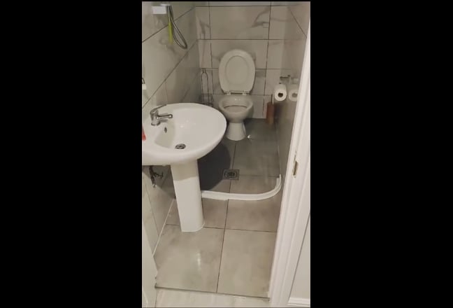 Double en-suite Room for rent - KT5 9PL Main Photo