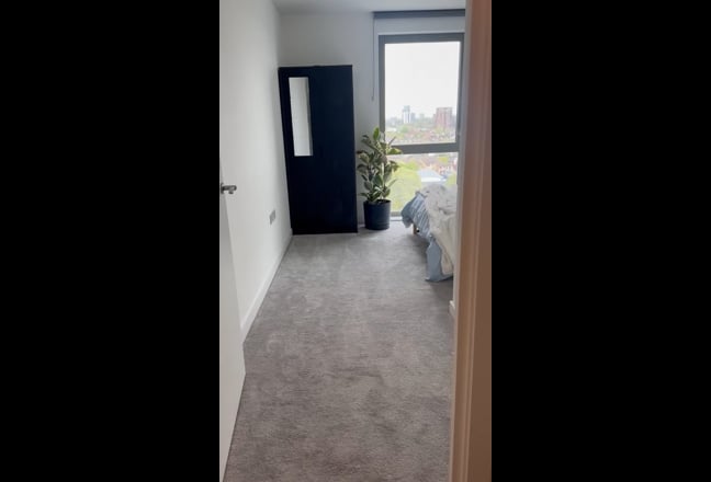 Double Bedroom with Amenities-All bills Included.  Main Photo