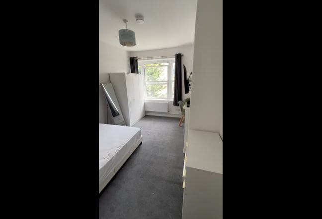 🛏️Cozy room in Aldgate East | Available May Main Photo