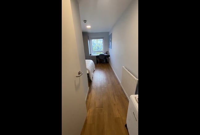 Bronze Ensuite Room – Replacement Tenant Needed Main Photo