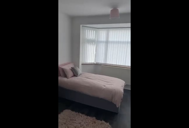 4 bedrooms Free!! Main Photo