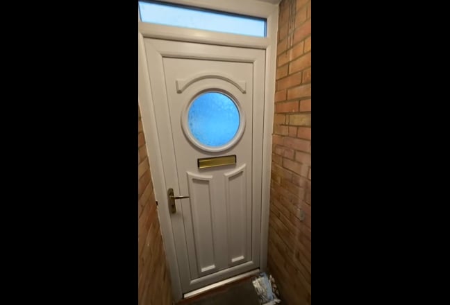 Furnished Single Bed Room Available  Main Photo