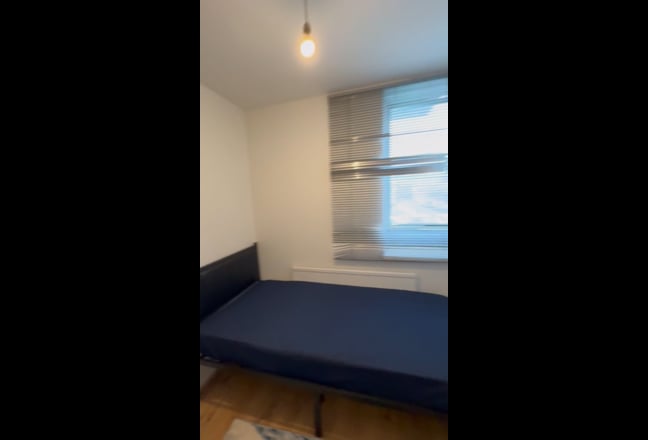 Single room7 min Walk to Whitechapel Tube  Main Photo