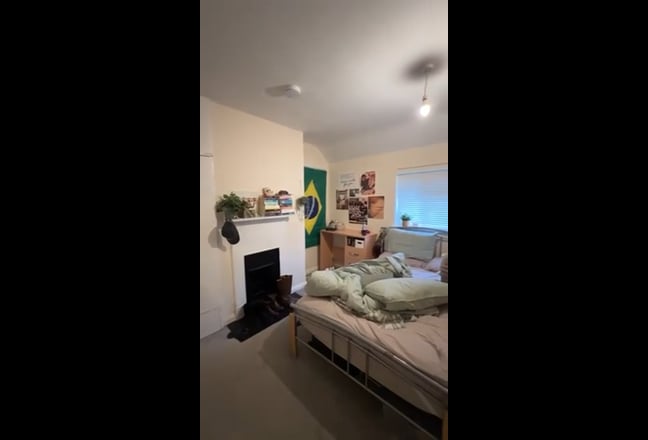 Sunny double room in central Cowley  Main Photo