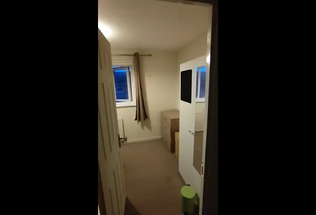 Double room available in GU2 Main Photo