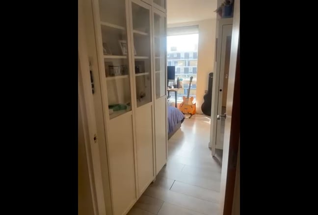 Room by Kingsland Basin – Bills Inc Main Photo