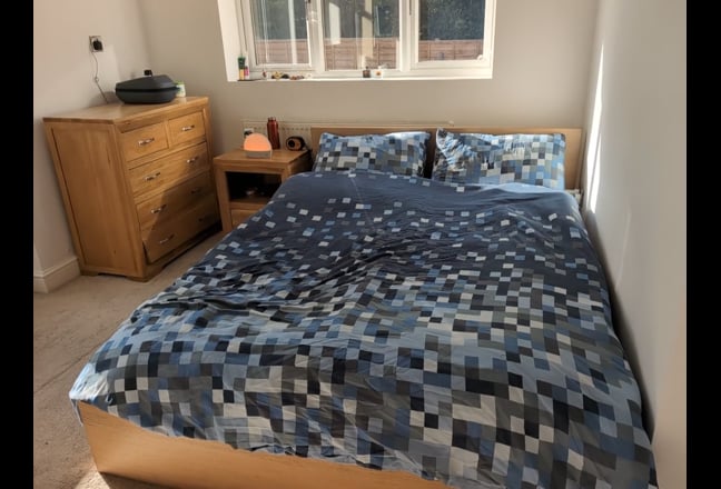 Luxury ensuite in large quiet 2 bed house Main Photo