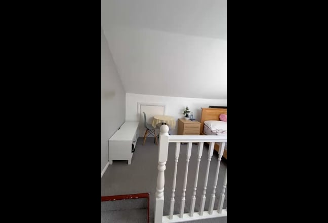 RG1  Reading, single room is available.  Main Photo