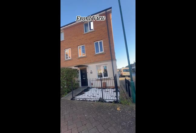 Large Furnished Double Bedroom for Rent Main Photo