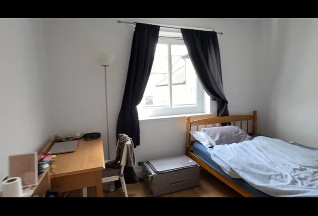 Live by the Palace! Stunning Ensuite in Abbeyhill Main Photo