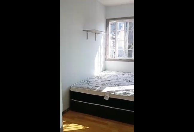 Cozy Room In A Creative Household  Main Photo