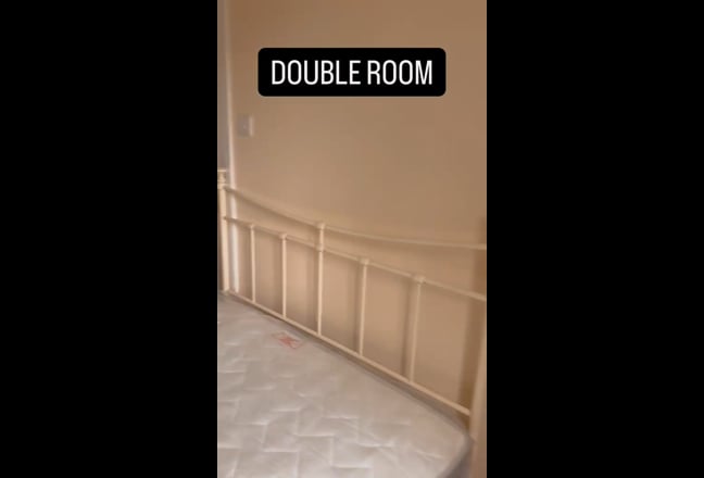 Spacious Double and Single Bedrooms — House Share Main Photo