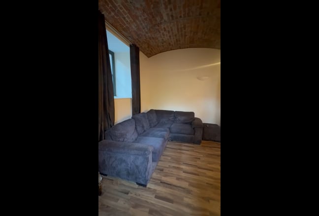 Refurbished Room - Central Manchester Main Photo