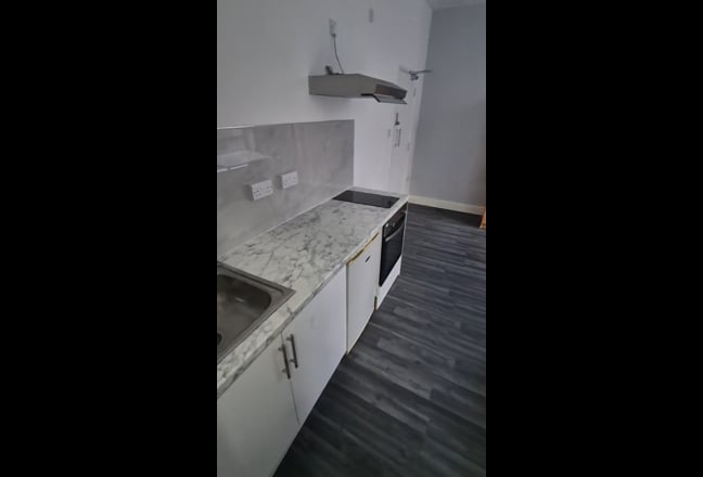 Zero Deposit All Bills Included! Main Photo