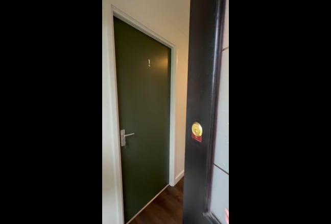 Completely renovated and furnished bungalow  Main Photo