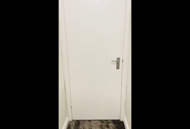 1 Single bedroom in Shared property . Main Photo