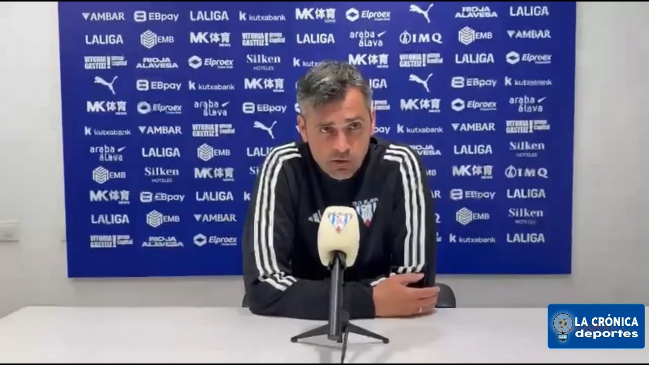 CHECHU DORADO (Entrenador Ejea) Deportivo Alavés B 3-0 SD Ejea / Jor. 32- Segunda Rfef / Gr 2 / Fuente: Facebook SD Ejea