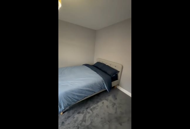 Single room available bl1 Main Photo