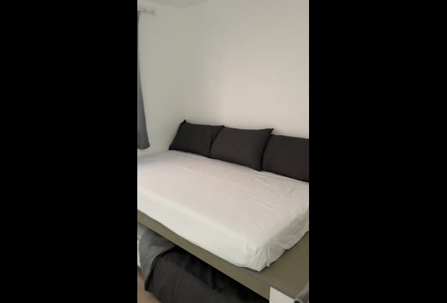 Two bedroom beautiful property &pound;1700 all bills inc Main Photo