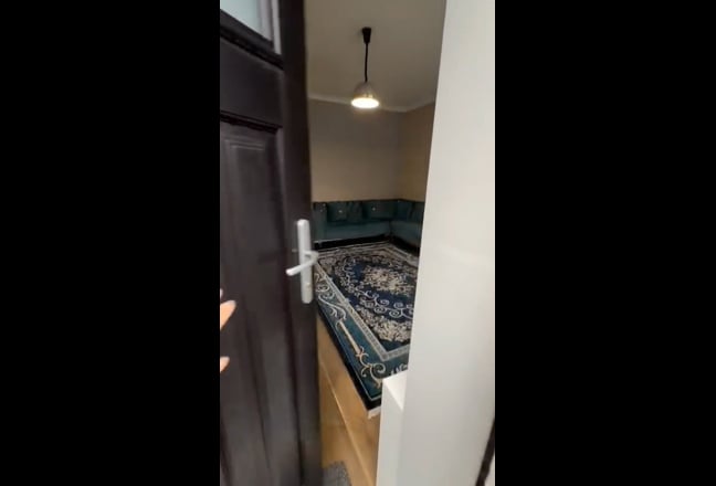 Single room available bl1 Main Photo