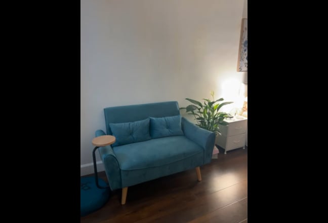 Master Bedroom W/ Private Bath – Hollywood Main Photo