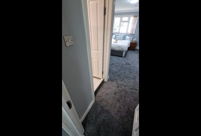 Beautiful newly refurbished Double Ensuite Main Photo