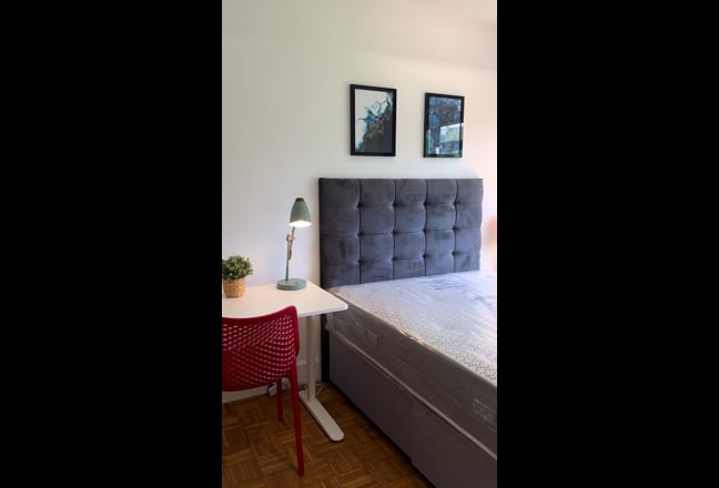 Large Double Room – Hendon Central Available ASAP Main Photo