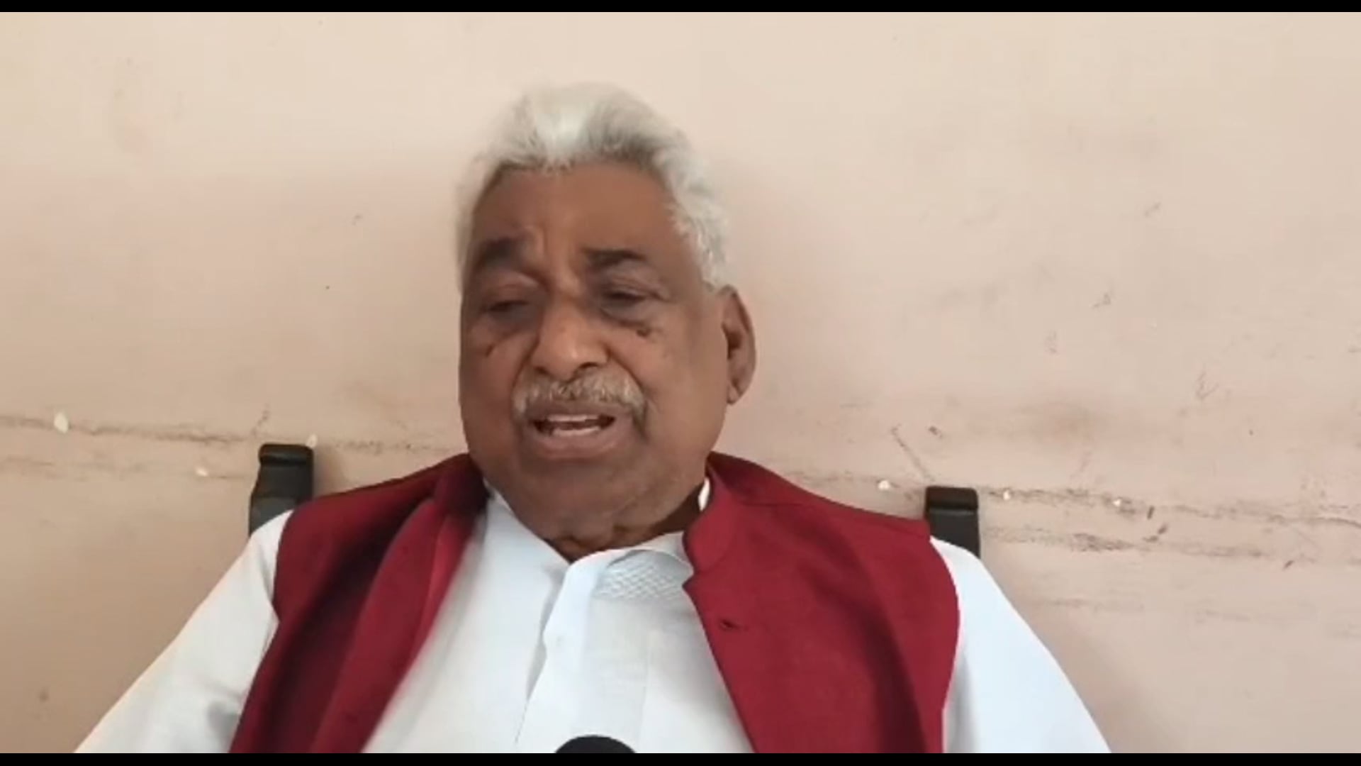 सरकारी मशीनरी अपने कर्तव्यों का पालन ठीक से नही करती नेता प्रतिपक्ष Mata Prasad Pandey