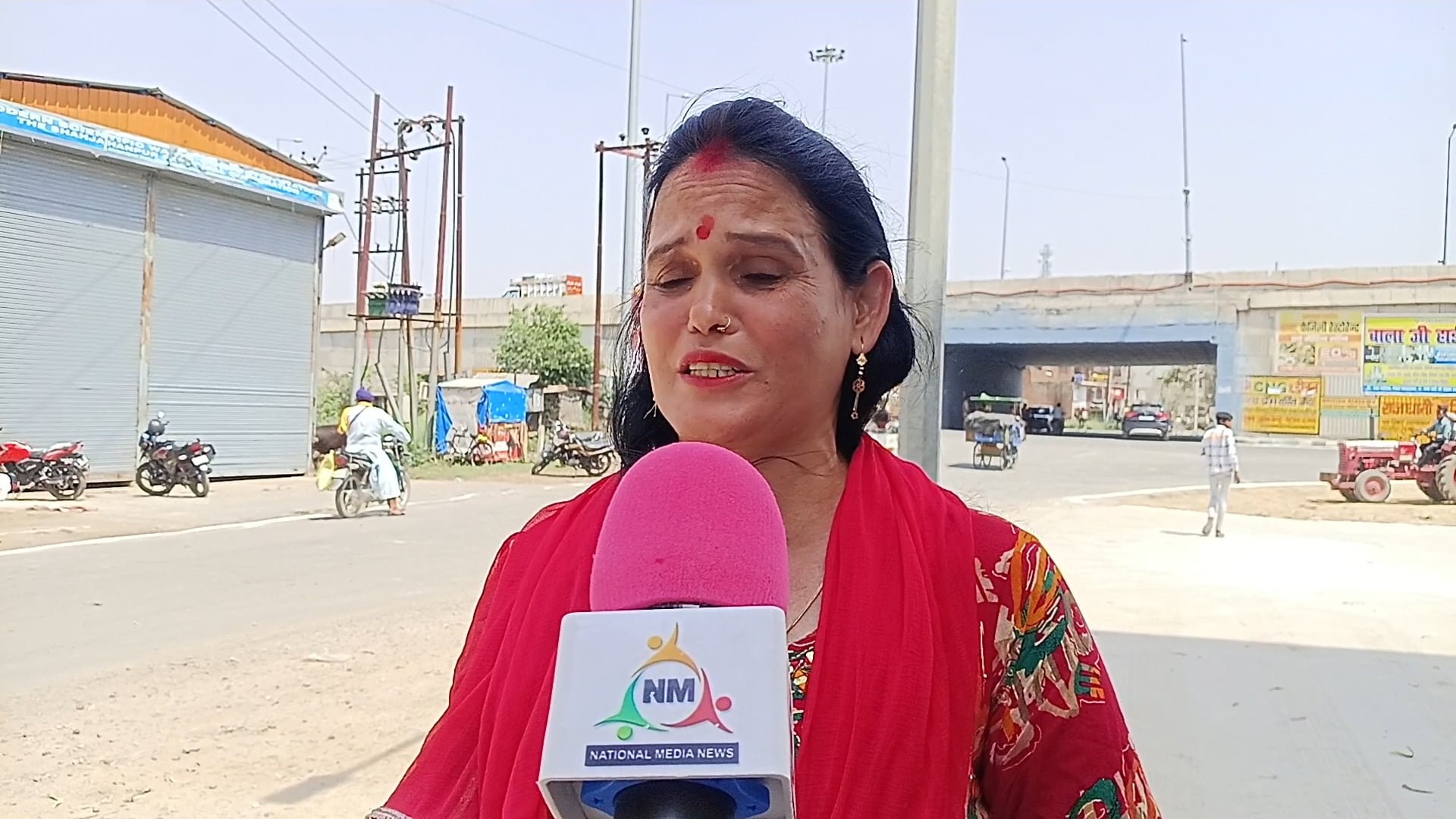 एक तरफ महिलाओं की सम्मान की बात बीजेपी करती है दूसरी तरफ महिलाओं को अपमान करती है