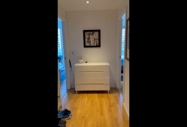 Modern 1 Bedroom Flat in Canary Wharf with View Main Photo