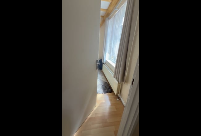 1 Big Master Bedroom with extension  Main Photo