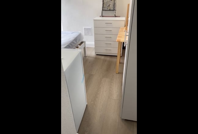 En-Suite Room Inclusive Of Bills Main Photo